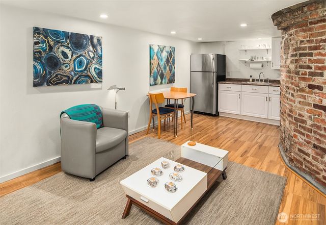 2820 27th Avenue W, Seattle, WA 98199