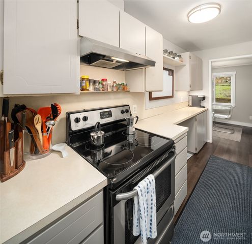 2820 27th Avenue W, Seattle, WA 98199