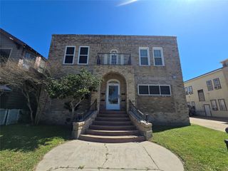 717 Broadway 3, Galveston, TX 77550