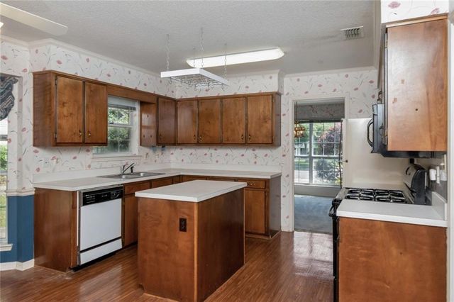 1216 Edinburgh Court, Mobile, AL 36609