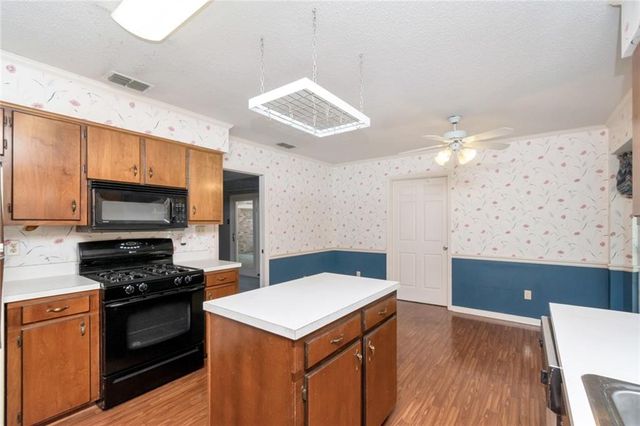 1216 Edinburgh Court, Mobile, AL 36609