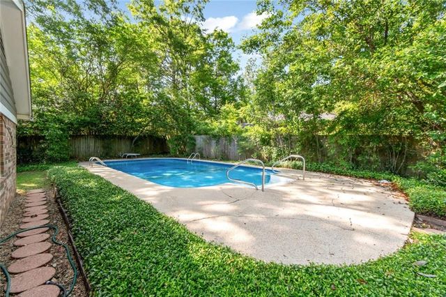 1216 Edinburgh Court, Mobile, AL 36609