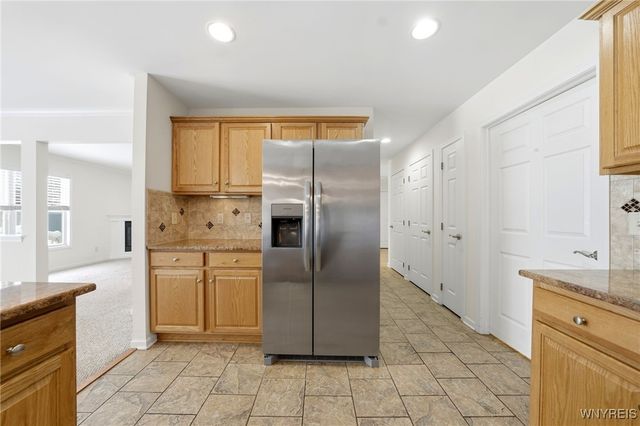 74 Moon Walk, Tonawanda, NY 14150