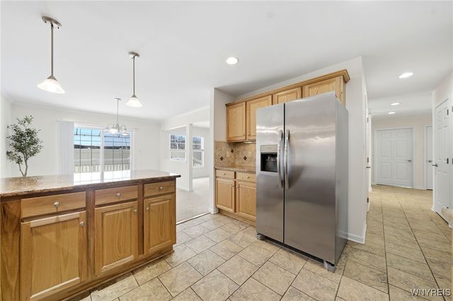 74 Moon Walk, Tonawanda, NY 14150