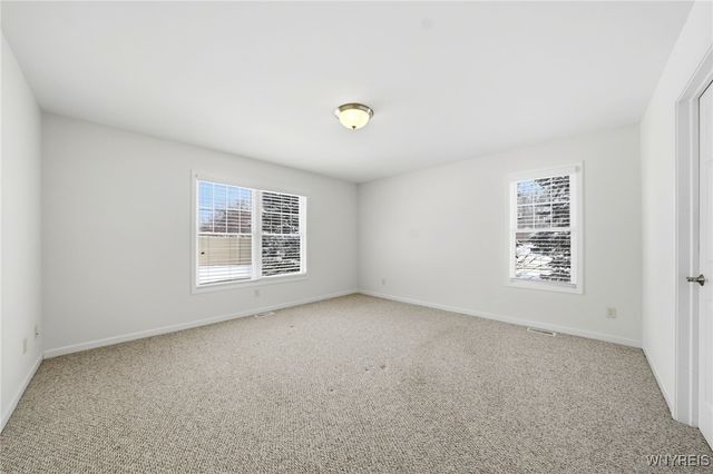 74 Moon Walk, Tonawanda, NY 14150