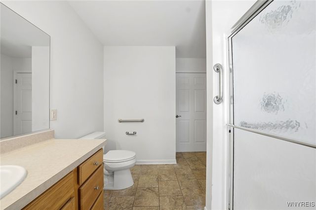 74 Moon Walk, Tonawanda, NY 14150