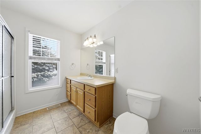 74 Moon Walk, Tonawanda, NY 14150