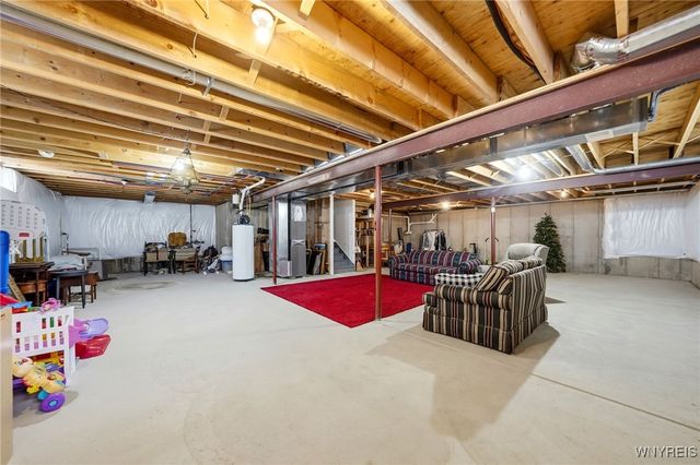 74 Moon Walk, Tonawanda, NY 14150