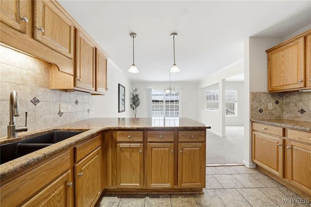 74 Moon Walk, Tonawanda, NY 14150