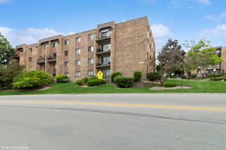 601 W Huntington Comm Road 305, Mount Prospect, IL 60056