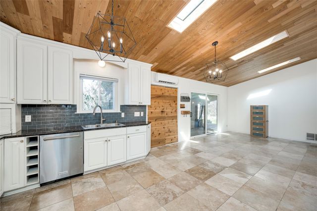 2404 Barton SKWY, Austin, TX 78704