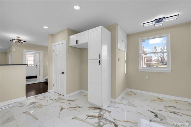 16121 Rosemont Avenue, Detroit, MI 48219