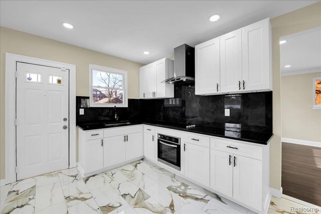 16121 Rosemont Avenue, Detroit, MI 48219