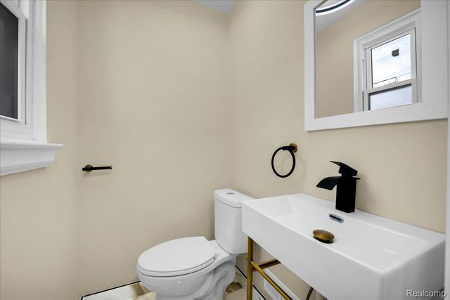 16121 Rosemont Avenue, Detroit, MI 48219