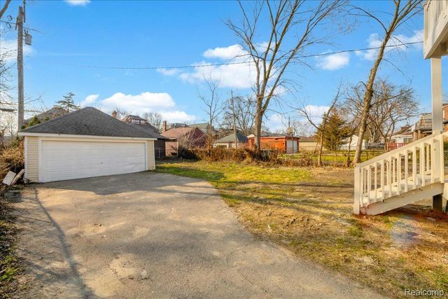 16121 Rosemont Avenue, Detroit, MI 48219