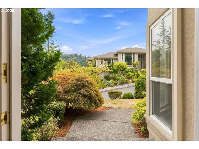 65 Se AVONDALE Ct, Gresham, OR 97080