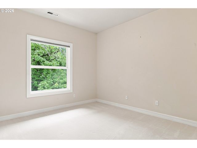 65 Se AVONDALE Ct, Gresham, OR 97080