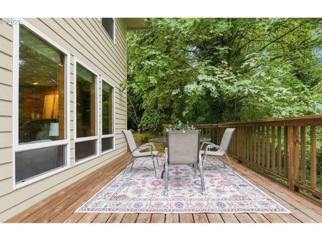 65 Se AVONDALE Ct, Gresham, OR 97080