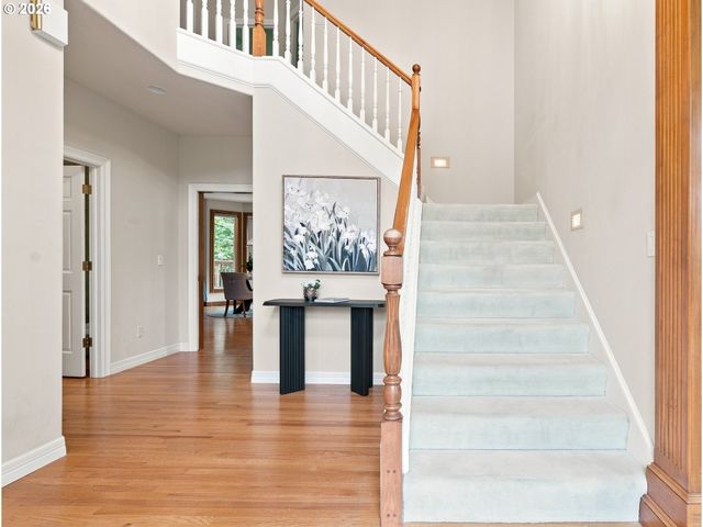 65 Se AVONDALE Ct, Gresham, OR 97080