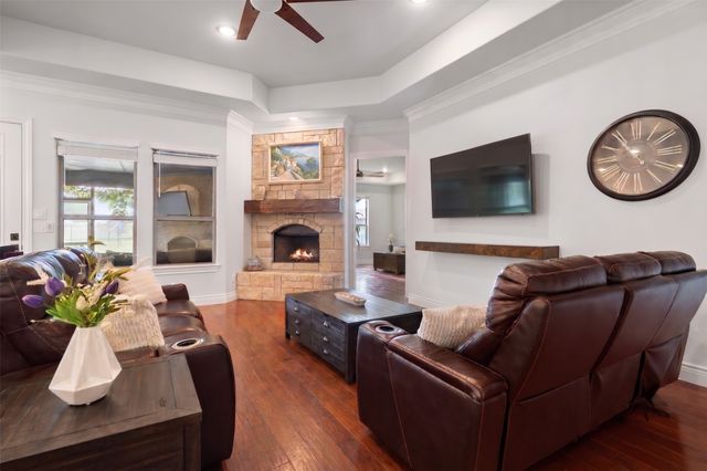 112 Knob Court, Springtown, TX 76082