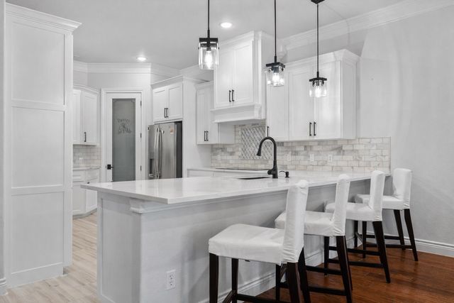 112 Knob Court, Springtown, TX 76082