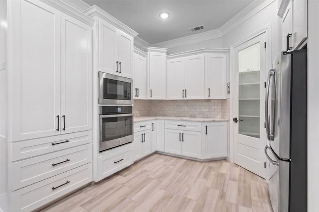 112 Knob Court, Springtown, TX 76082