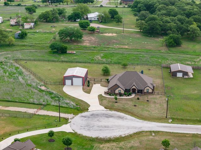 112 Knob Court, Springtown, TX 76082
