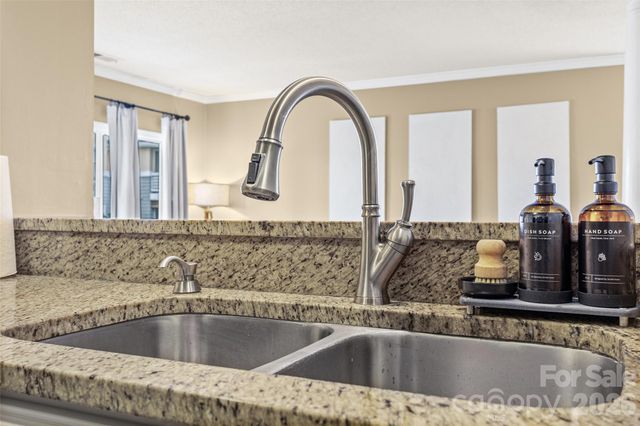 308 Queens Road 17, Charlotte, NC 28204