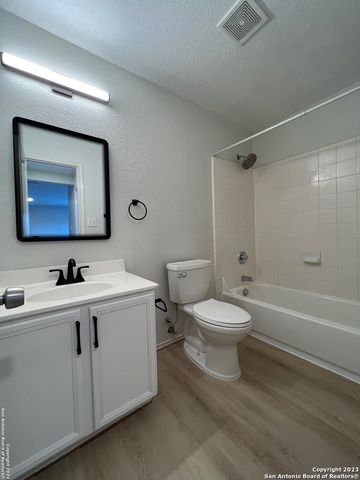 126 AGENCY OAKS, San Antonio, TX 78249