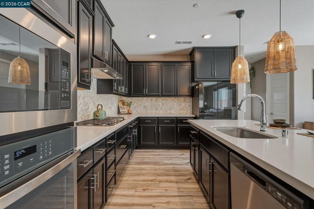5409 Capay Valley Ln, Antioch, CA 94531