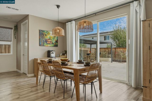 5409 Capay Valley Ln, Antioch, CA 94531