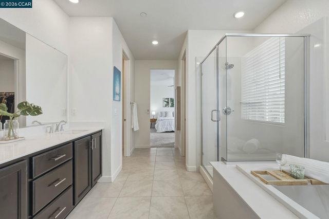 5409 Capay Valley Ln, Antioch, CA 94531