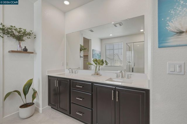 5409 Capay Valley Ln, Antioch, CA 94531