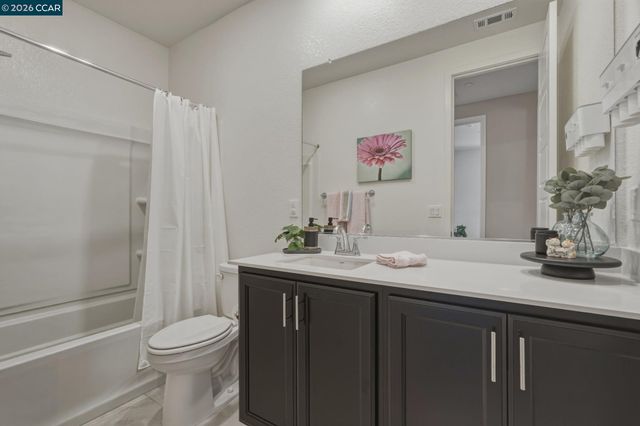 5409 Capay Valley Ln, Antioch, CA 94531