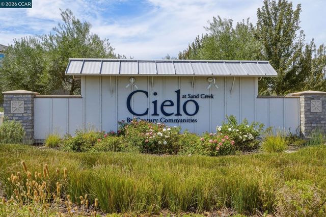 5409 Capay Valley Ln, Antioch, CA 94531