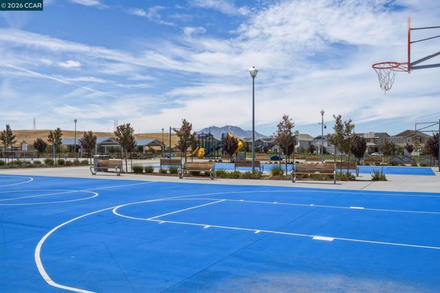 5409 Capay Valley Ln, Antioch, CA 94531