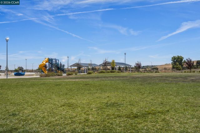 5409 Capay Valley Ln, Antioch, CA 94531