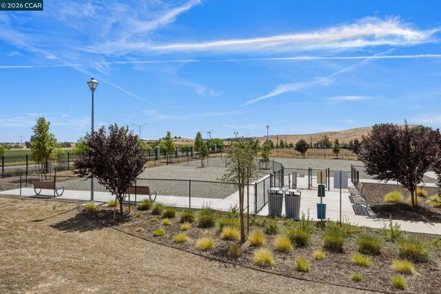 5409 Capay Valley Ln, Antioch, CA 94531