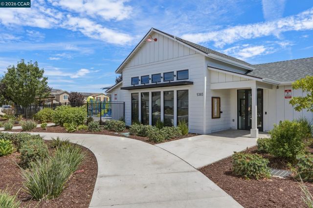 5409 Capay Valley Ln, Antioch, CA 94531