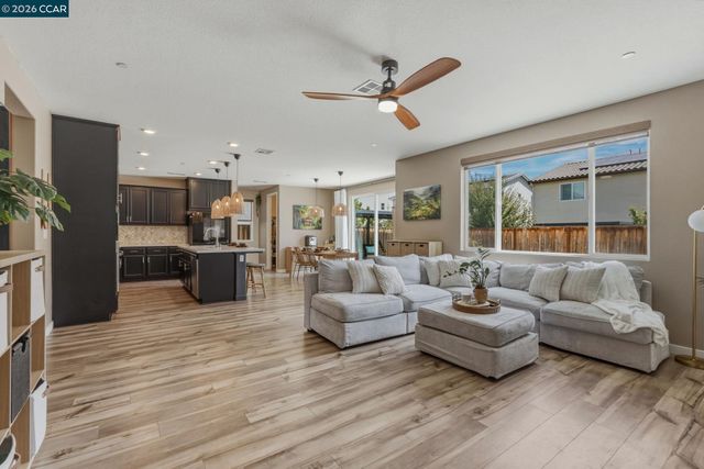 5409 Capay Valley Ln, Antioch, CA 94531