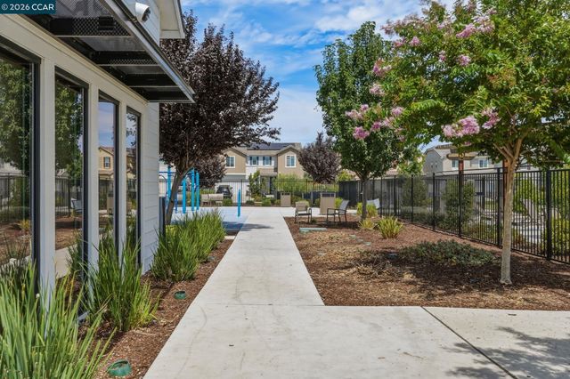 5409 Capay Valley Ln, Antioch, CA 94531