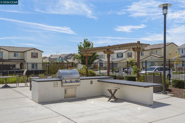 5409 Capay Valley Ln, Antioch, CA 94531