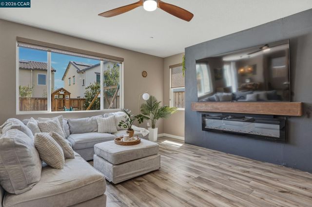 5409 Capay Valley Ln, Antioch, CA 94531