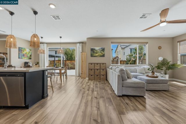 5409 Capay Valley Ln, Antioch, CA 94531