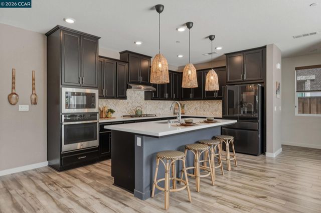 5409 Capay Valley Ln, Antioch, CA 94531
