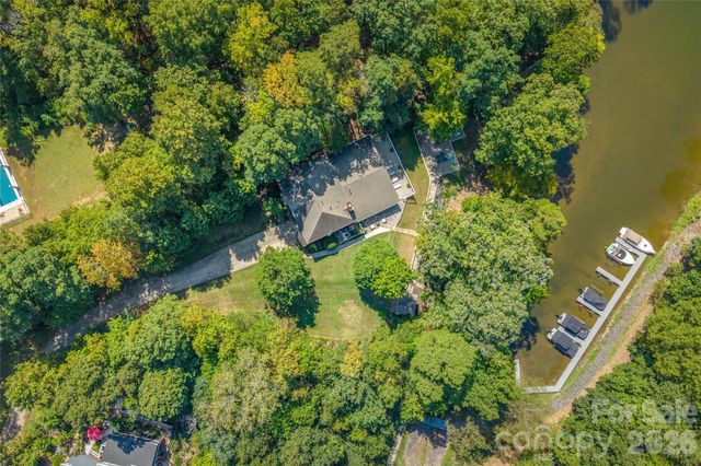 13934 Kings Carriage Lane, Charlotte, NC 28278