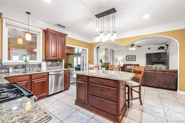 13934 Kings Carriage Lane, Charlotte, NC 28278
