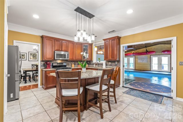 13934 Kings Carriage Lane, Charlotte, NC 28278