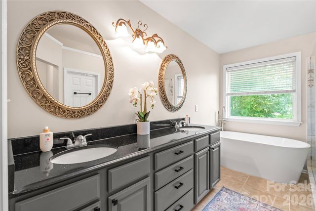 13934 Kings Carriage Lane, Charlotte, NC 28278
