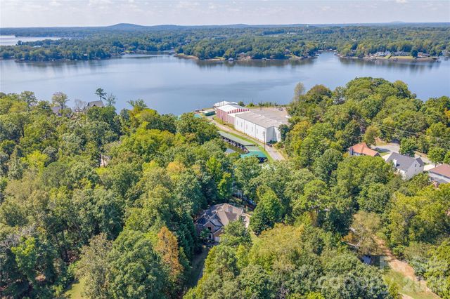 13934 Kings Carriage Lane, Charlotte, NC 28278